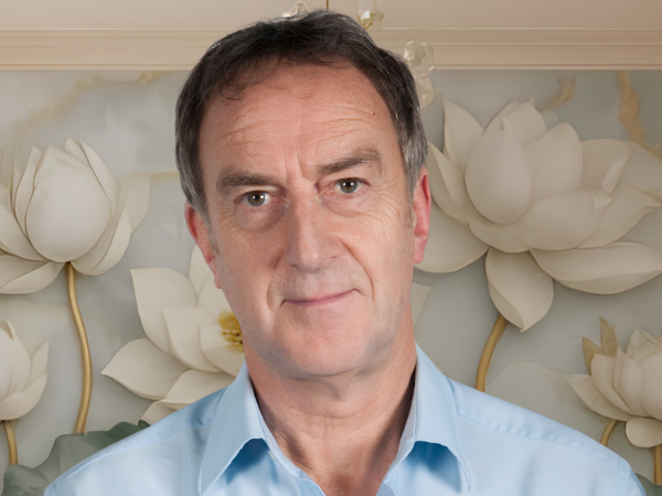 angus deayton